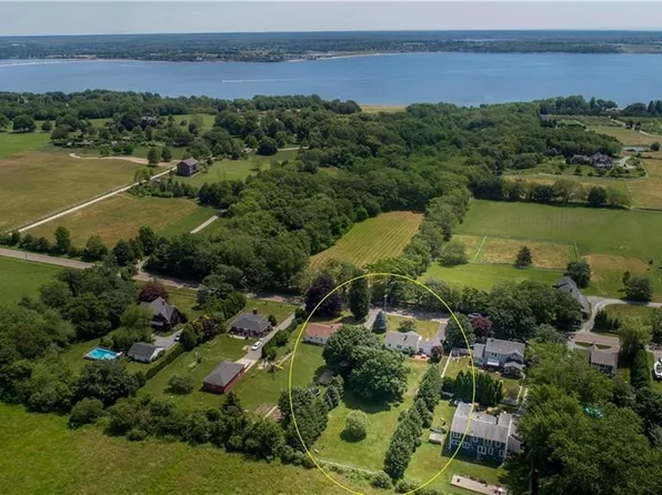 415 Wapping Rd, Portsmouth, RI 02871