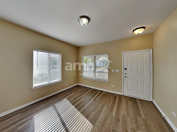 5th image of 2828 Sun Valley Dr