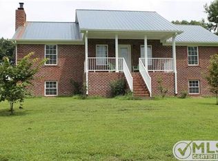 1577 N Springs Rd, Red Boiling Springs, TN 37150