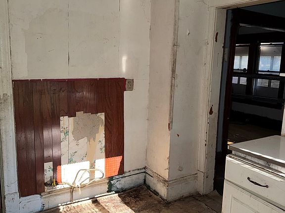 2nd image of 2030 Russell Ave N