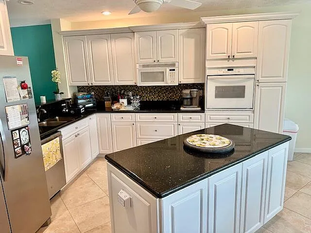 2183 SE Wild Meadow Cir — Photo 8