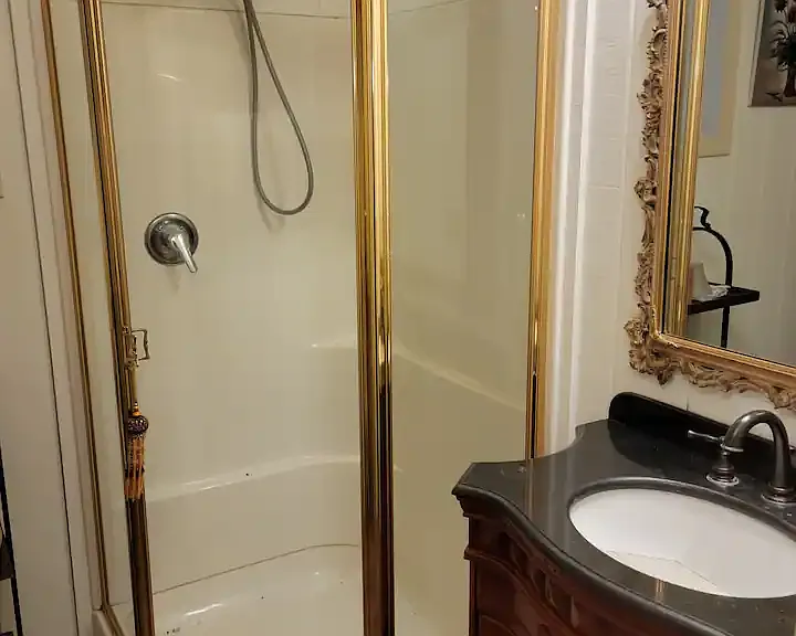 725 Hamilton Ln — Photo 4