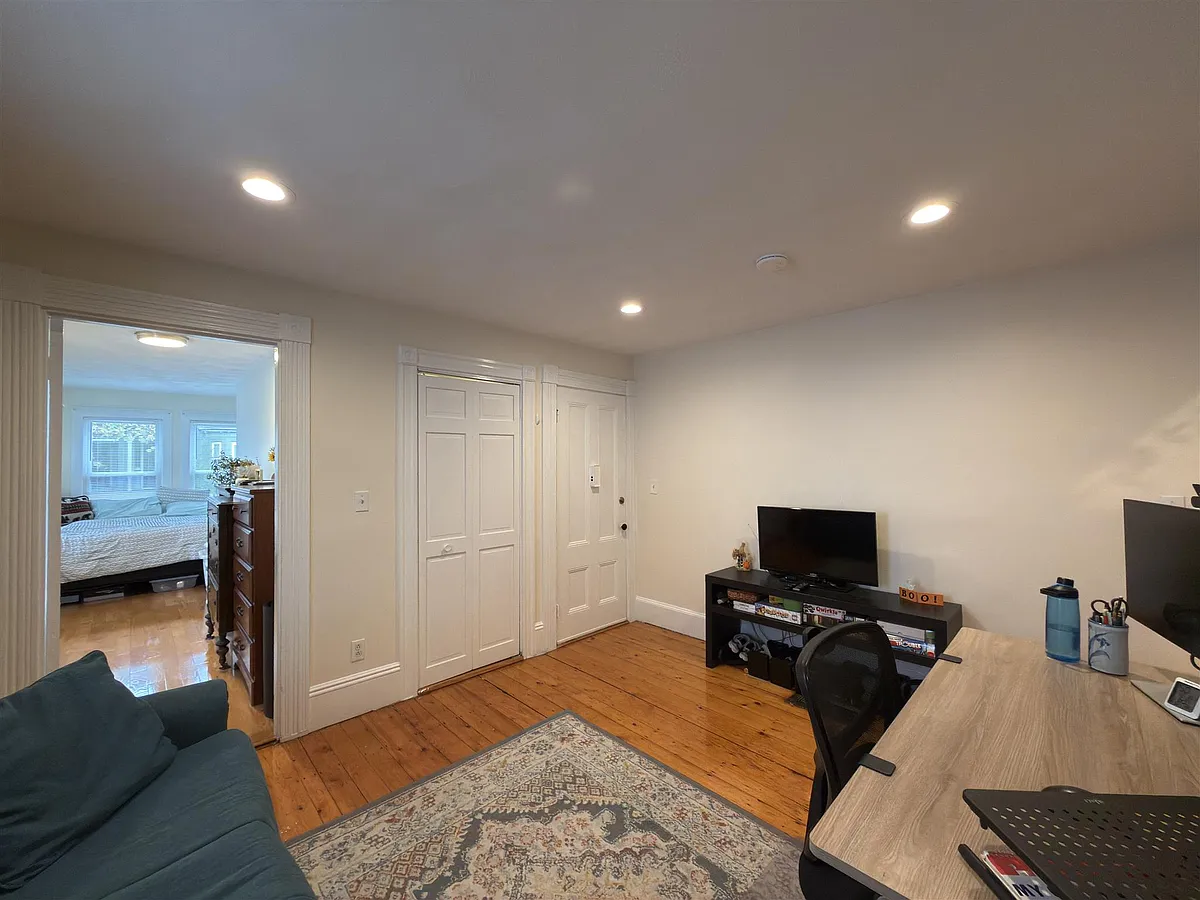 Building Photo - 40 Chester St #1R