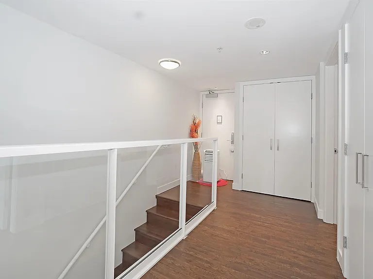1045 Richards St — Photo 14