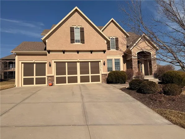 18914 W 100th St, Lenexa, KS 66220