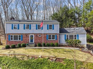 20 Mountain Trl, Stamford, CT 06903