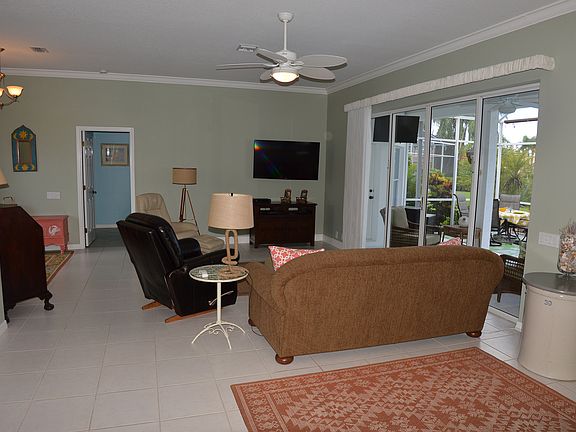 5th image of 852 Blue Crane Dr