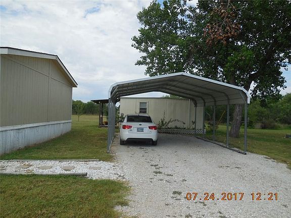 3rd image of 418 County Road 237