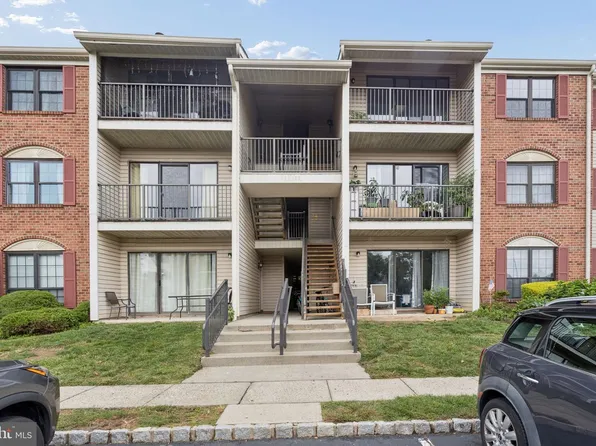 10 Voscek Ct, Lawrence Township, NJ 08648