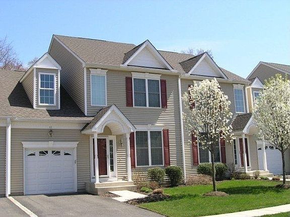 For Sale: 10 Fieldstone Court, North Haven, CT 06473