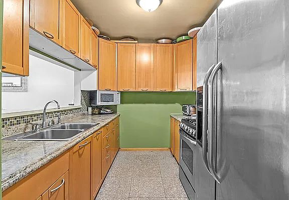 5th image of 650 51st St #2
