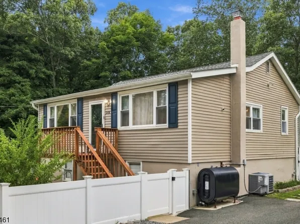 544 Brooklyn Mountain Rd, Hopatcong Boro, NJ 07843