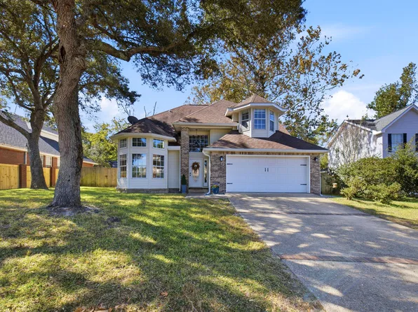 1702 Dellmont Cv, Niceville, FL 32578