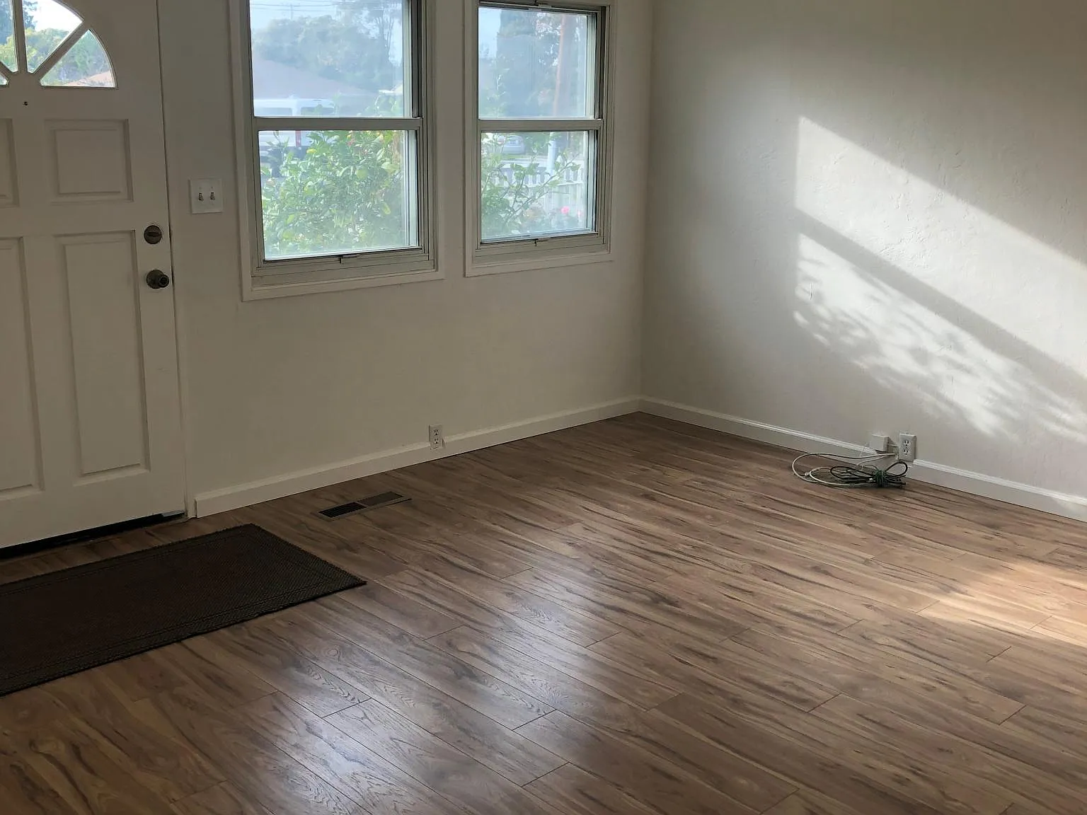 2 bed, 912 sqft, $3,890 — Photo 3