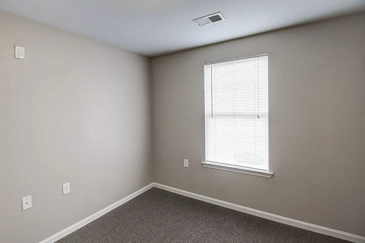 Northside Drive Apartments — Photo 3