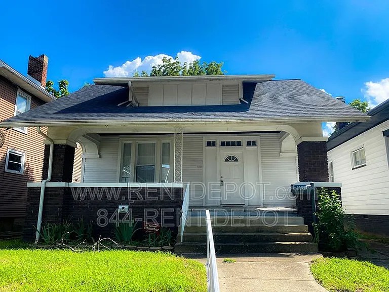 821 E Gum St — Photo 1
