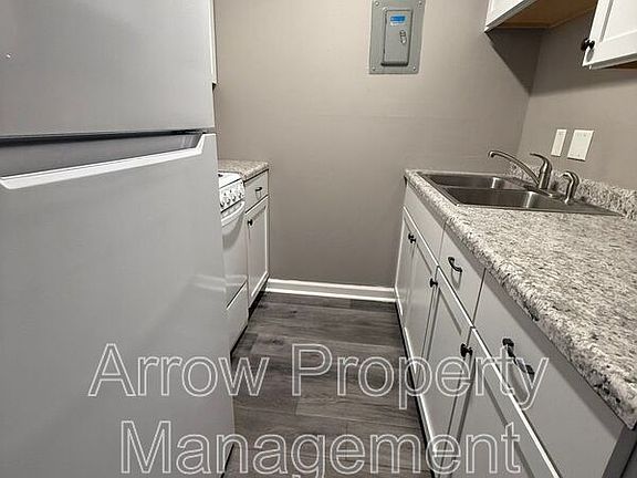 2nd image of 1215 E St #5