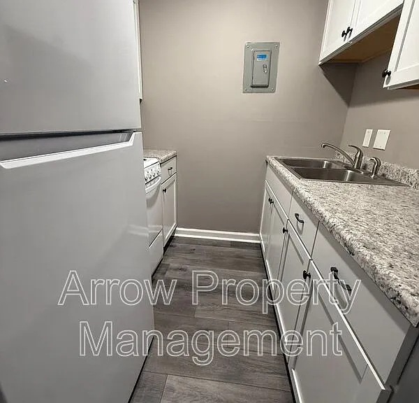 1215 E St #5 — Photo 2