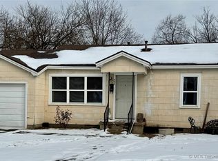 435 S Maple St, Nowata, OK 74048