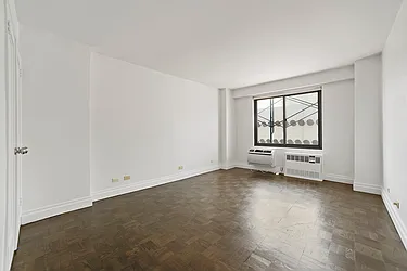 Rented by R New York