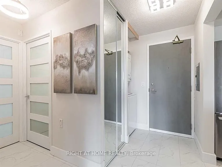 555 Wilson Heights Blvd #215 — Photo 3