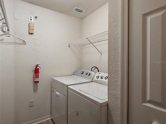 5th image of 5471 Vineland Rd APT 7308