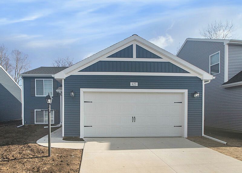 1st image of 623 Cygnet Lake Dr