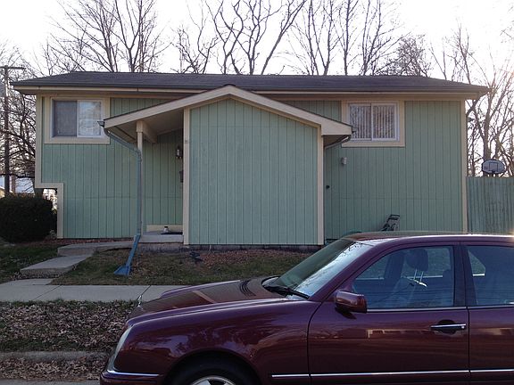 3rd image of 615 Clinton River Dr