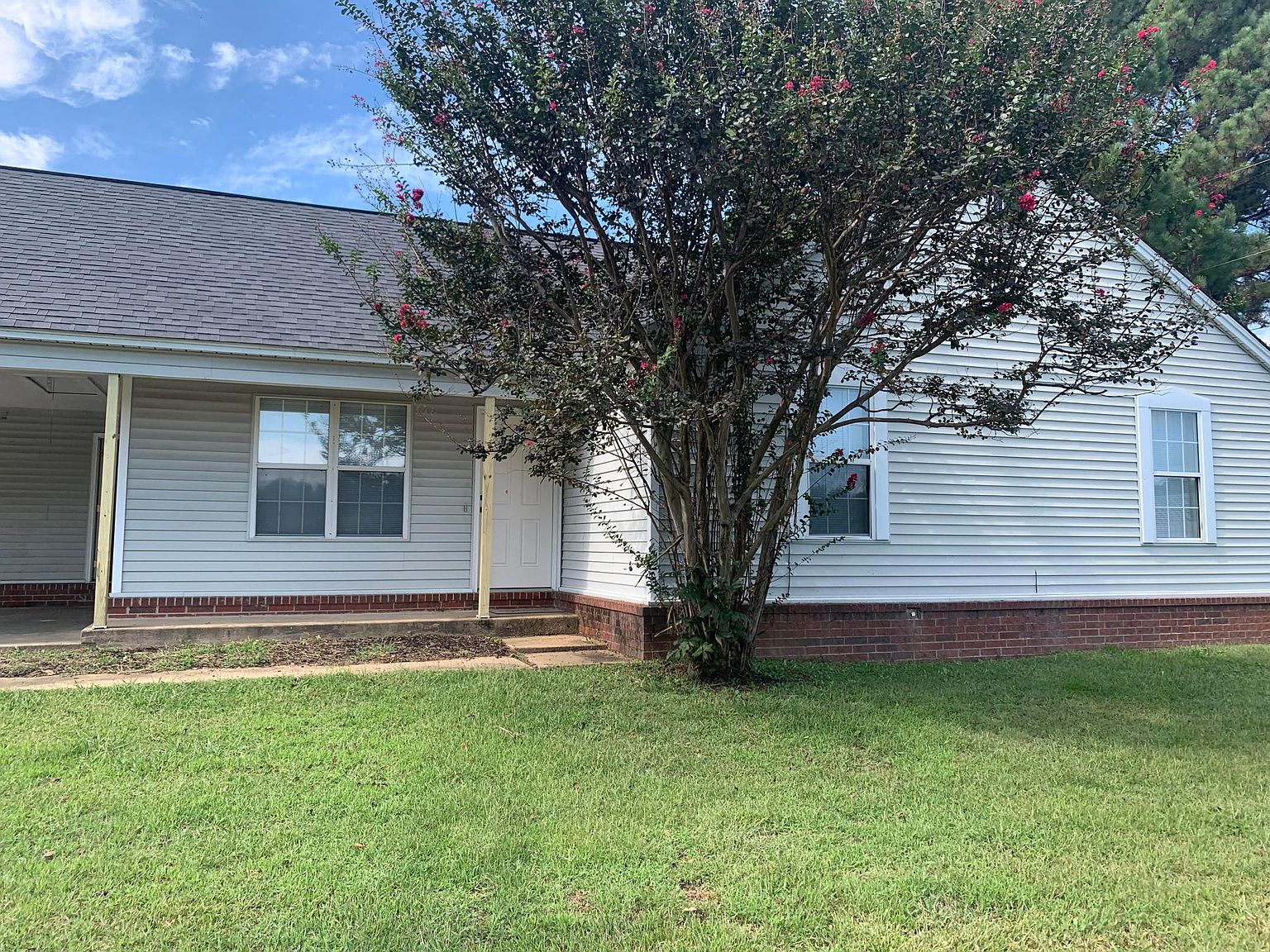 1405 N Main St, Searcy, AR 72143 | Zillow