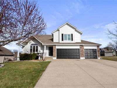 1801 SW Twincreek Pl, Blue Springs, MO, 64015