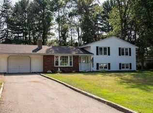 24 Allen Ln, Ipswich, MA 01938