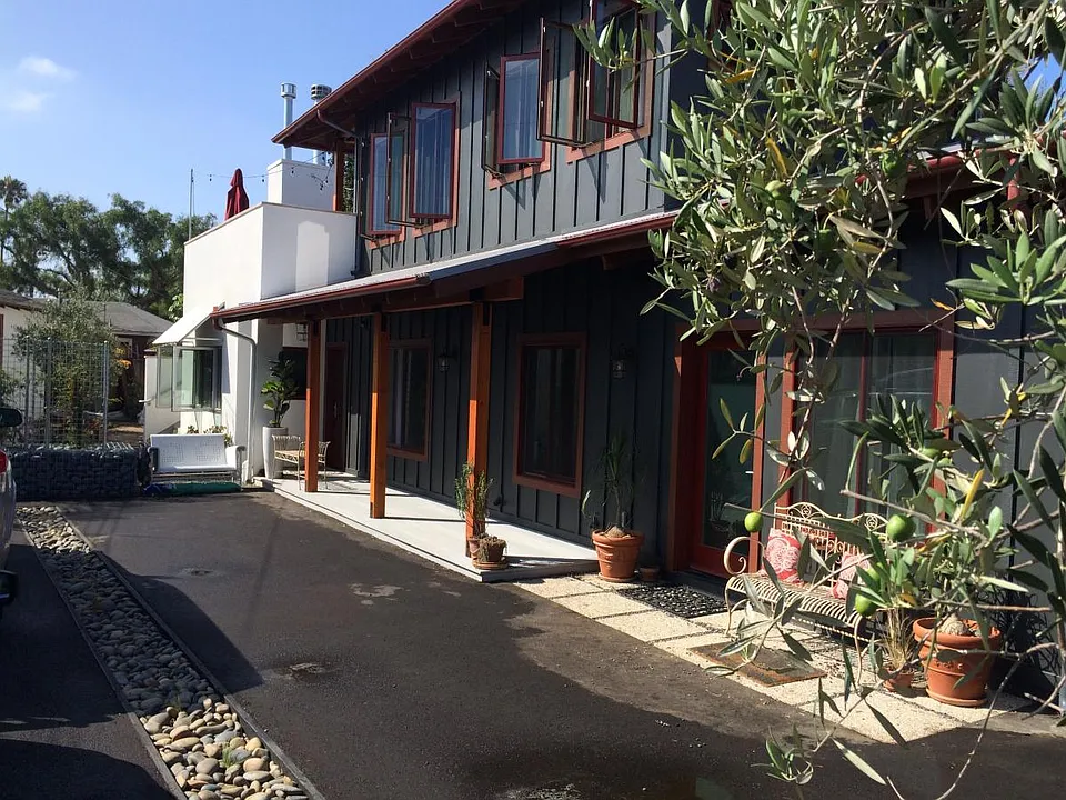 Entry / porch