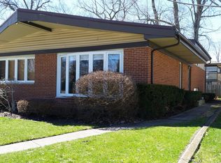 8936 Sleeping Bear Rd, Skokie, IL 60076