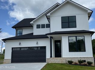 10637 High Meadow Dr, Knoxville, TN 37932