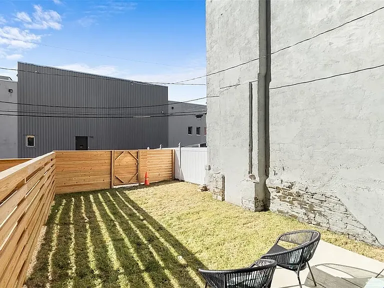 1213 Boyle St — Photo 28