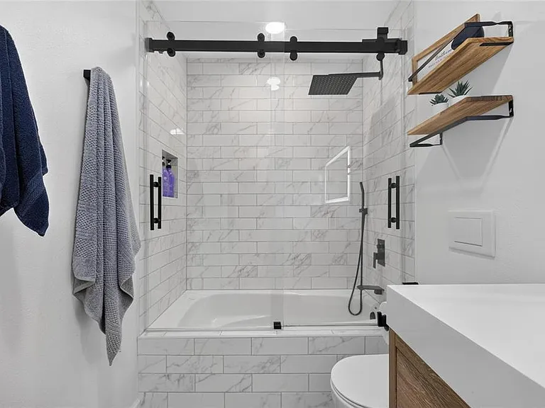 614 Stillview Cir — Photo 34