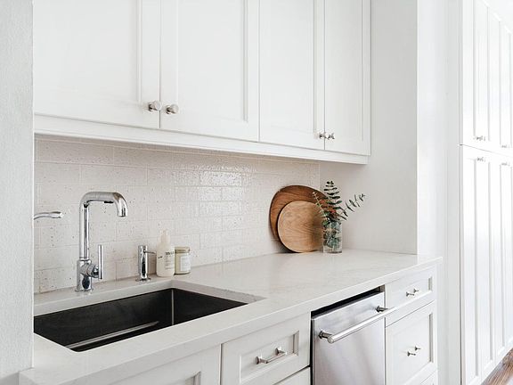 3rd image of 25 Tudor City Pl Unit 1010/1011