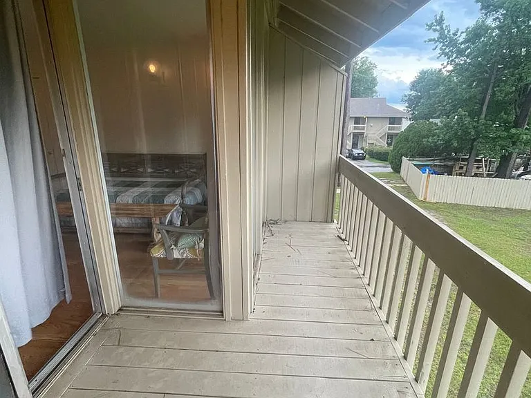 2002 Seacliff Dr N #2002 — Photo 11