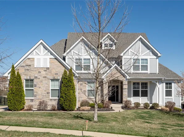 12743 Chandler Ridge Dr, Saint Louis, MO 63131