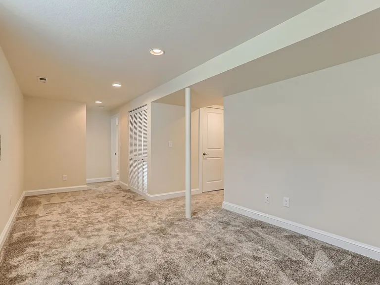 3425 E 31st Ave — Photo 11