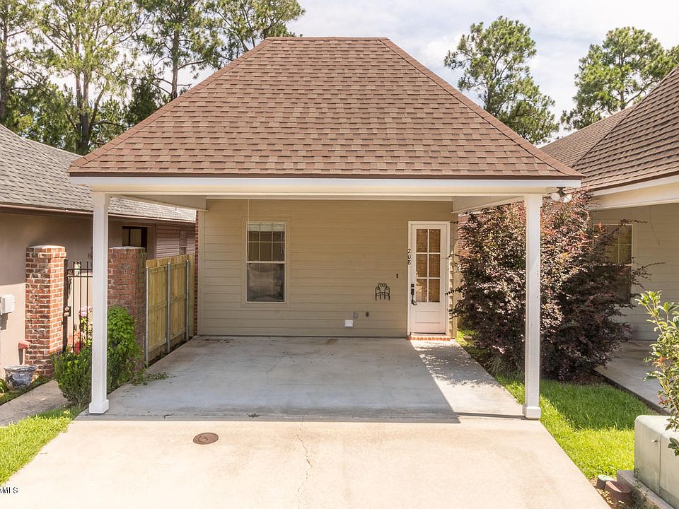 1st image of 208 Chimney Rock Blvd