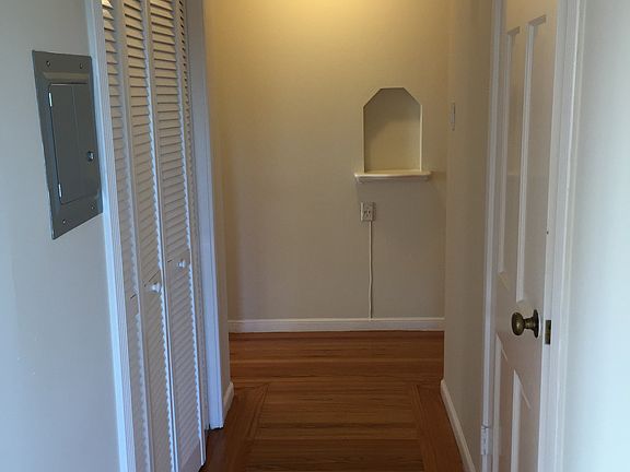 4th image of 340 Euclid Ave