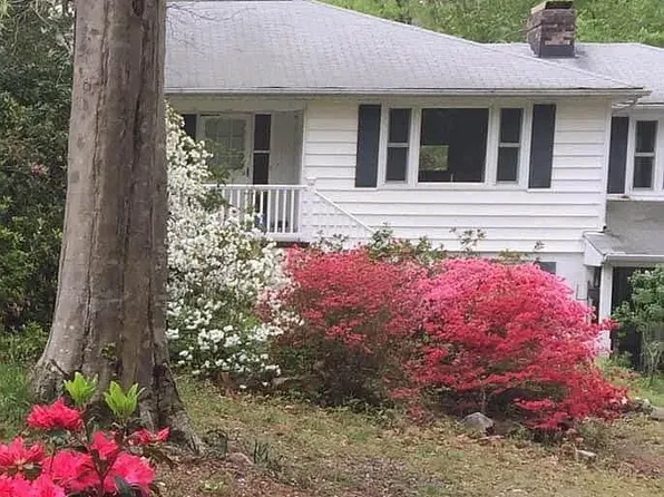 7380 Lakeshore Dr, Quinton, VA 23141