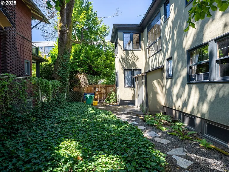 1404 NE Portland Blvd #4 — Photo 11