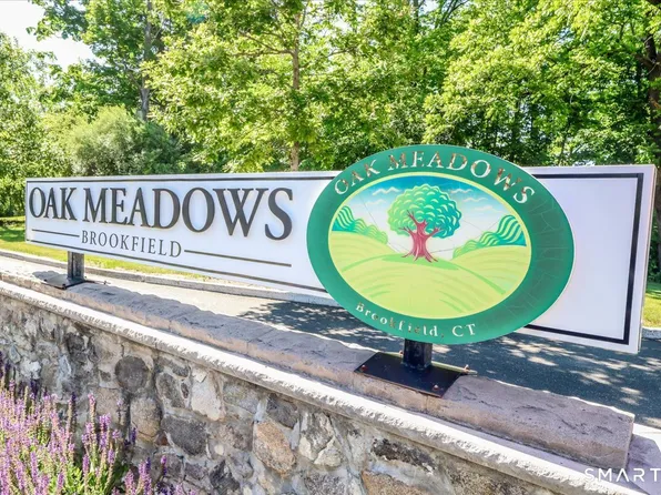 41 Short Oak Drive #41, Brookfield, CT 06804