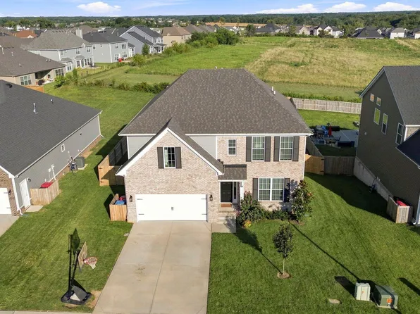 201 Blue Ridge Dr, Nicholasville, KY 40356