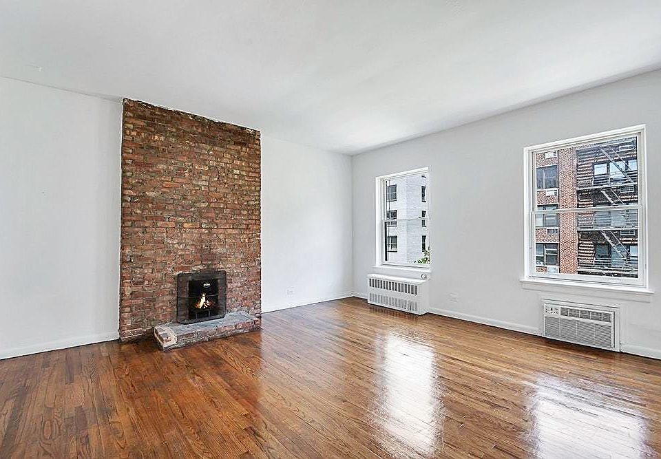 1st image of 212 E 18th St #4