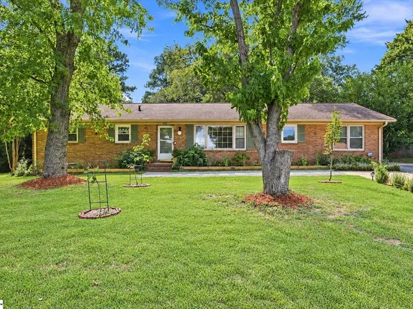 223 Ferndale Dr, Boiling Springs, SC 29316
