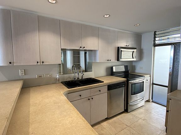 5th image of 4267 Marina City Dr