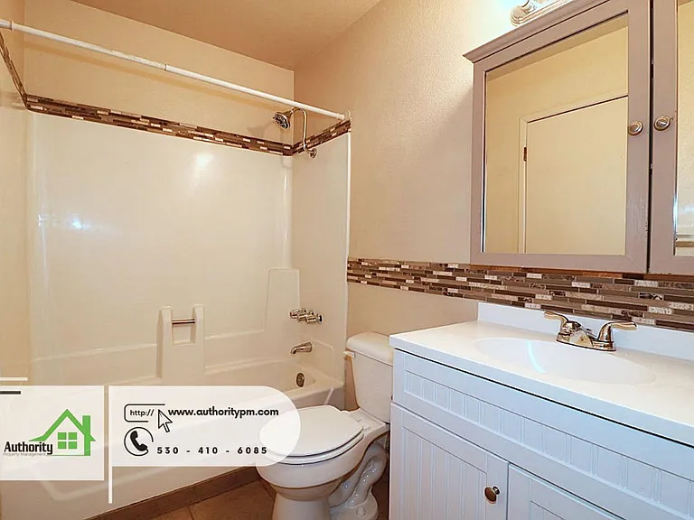 1553 Bramble Pl #4 — Photo 14